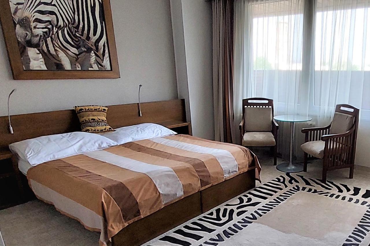 Afrika Hotel Frýdek-Místek Extérieur photo